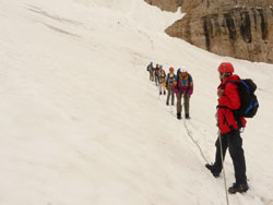 Abstieg auf dem Gletscher der Marmolada